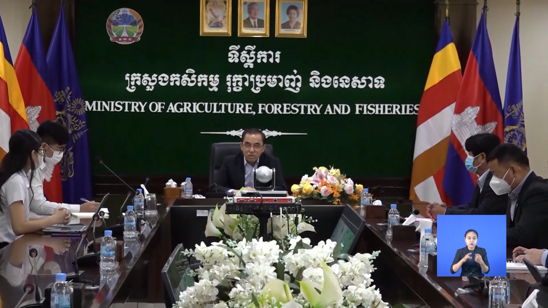 ក្មួយៗ ក្រោយបញ្ចប់ការសិក្សាពីប្រទេសក្រៅរួច  សូមចូលរួមកសាង និងអភិវឌ្ឍប្រទេសយើងឲ្យមានការរីកចម្រើន