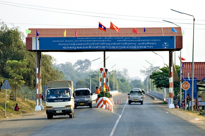ឡាវ​បន្ត​បិទ​ខ្ទប់​ប្រទេស​​​ ​ហេតុផលអ្នកជិតខាងហានិភ័យខ្លាំង​