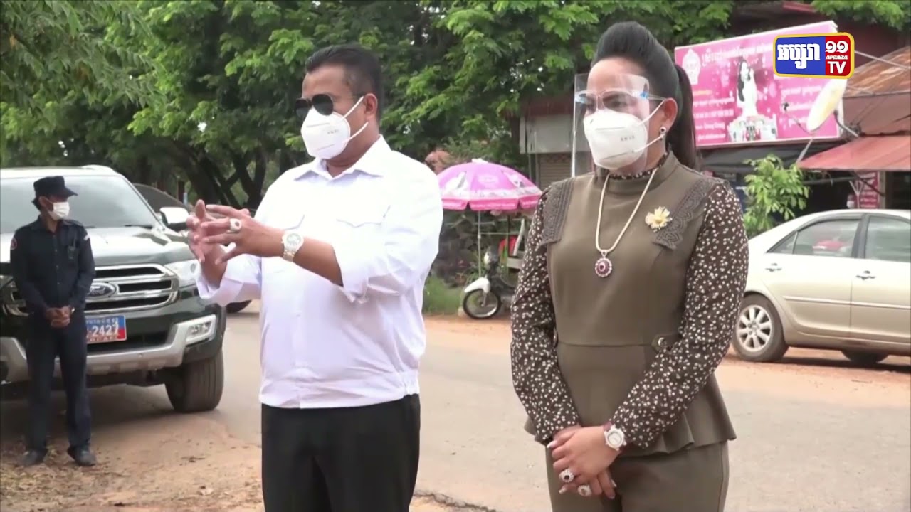 ស្នងការនគរបាលខេត្តឧត្តរមានជ័យ រួមទាំងប្រជាពលរដ្ឋខ្វះខាតចំនួន៤០០គ្រួសារ ក្នុងតំបន់ក្រហម ទទួលអំណោយសប្បុរសជន (Video Inside)