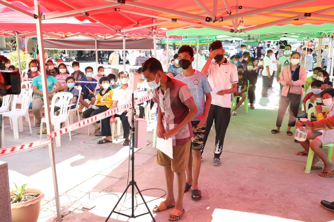 រាជរដ្ឋាភិបាល បានបើកយុទ្ធនាការចាក់វ៉ាកសាំងបង្ការជំងឺកូវីដ-១៩ លើកុមារ និងយុវវ័យកម្ពុជា ដែលមានអាយុចាប់ពី១២ ឆ្នាំ ដល់ក្រោមអាយុ១៨ឆ្នាំ បានចាប់ផ្តើមហើយនៅថ្ងៃទី១ ខែសីហាឆ្នាំ២០២១នេះ