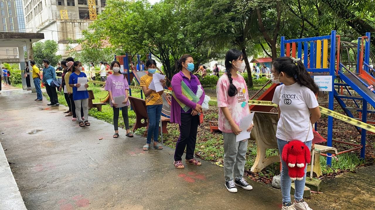 កុមារនិងយុវវ័យជាច្រើននាក់បានមកទទួលវ៉ាក់សាំងបង្ការជំងឺកូវីដ-១៩នៅខេត្តព្រះសីហនុ