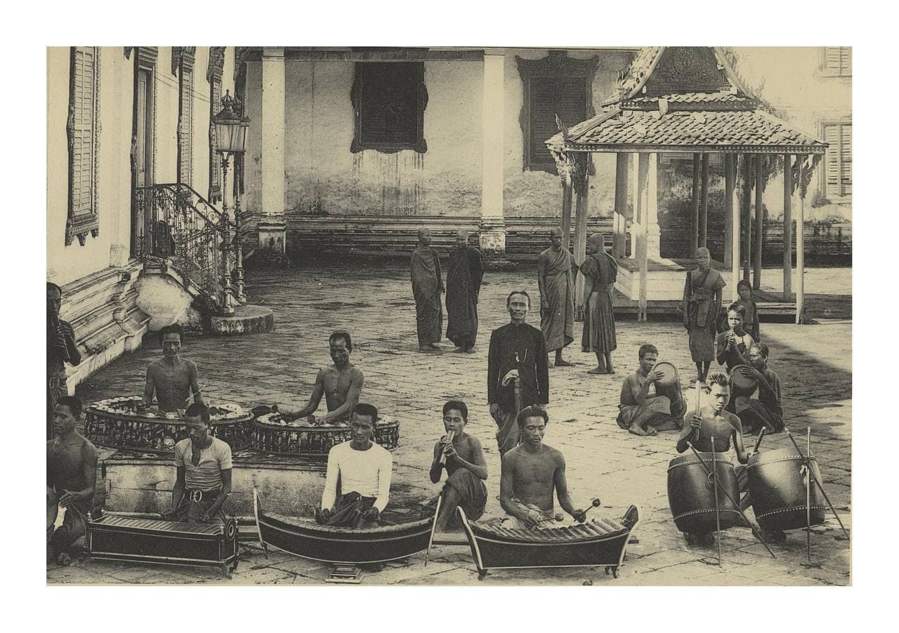 ក្រុមតន្ត្រីករភ្លេងពិណពាទ្យប្រចាំព្រះបរមរាជវាំងរជ្ជកាលព្រះបាទនរោត្តម (ក្រុមភ្លេងហ្លួង)