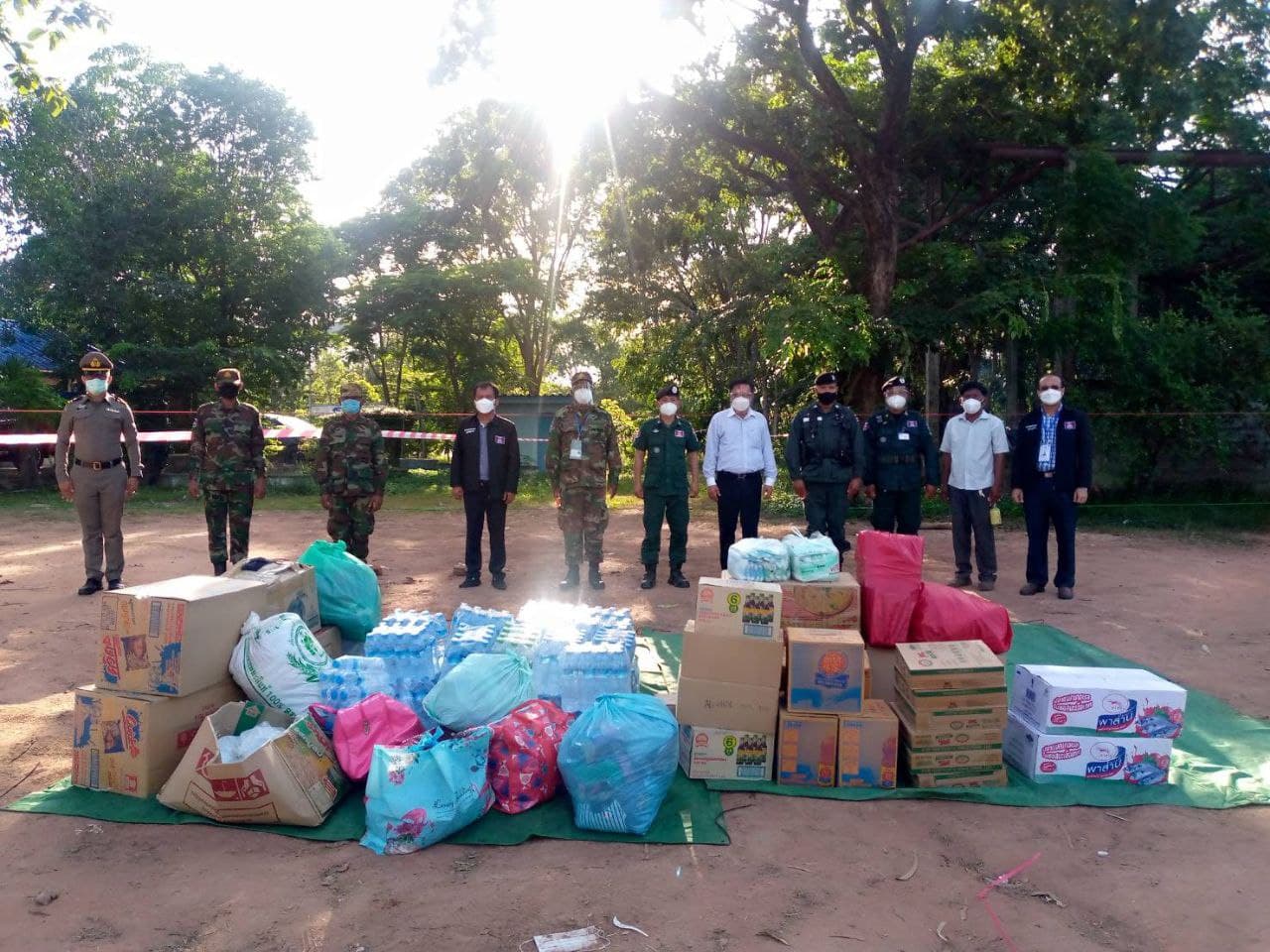 អគ្គកុងស៊ុល កម្ពុជាប្រចាំខេត្តសាកែវ បានចុះជួបសួរសុខទុក្ខ បងប្អូនពលករខ្មែរចំនួន ៤៨នាក់ ដែលបានធ្វើដំណើរពីខេត្ត ផ្សេងៗ ក្នុងប្រទេសថៃ និងចង់វិលទៅកម្ពុជាវិញ