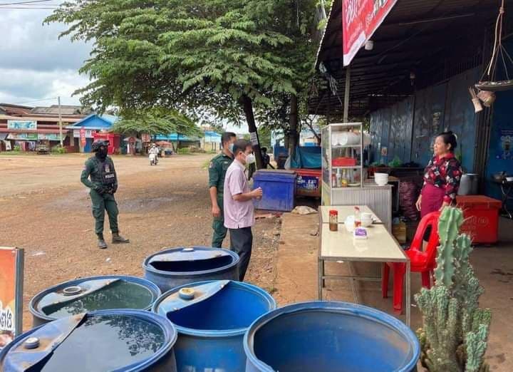 អាជ្ញាធរខេត្តរតនគិរី បានចុះណែនាំអាជីវករ ម្ចាស់ភោជនីយដ្ឋាននានា ឱ្យគោរពតាមវិធានសុខាភិបាល និងព្រមានអនុវត្តច្បាប់ដោយមិនយោគយល់ចំពោះអ្នកល្មើសច្បាប់ឡេីយ