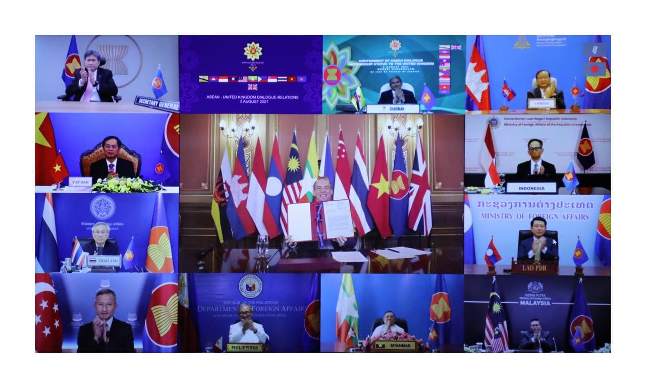 រដ្ឋមន្រ្តីការបរទេសកម្ពុជា រួមទាំងរដ្ឋមន្រ្តីការបរទេសអាស៊ានផ្សេងទៀត បានអញ្ជើញជាអធិបតីក្នុងពិធីផ្ដល់ឋានៈជាដៃគូសន្ទនាទី១១ របស់អាស៊ាន ឱ្យទៅចក្រភពអង់គ្លេស តាមប្រព័ន្ធវីដេអូ