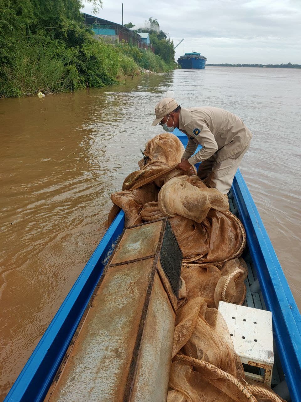 សង្កាត់រដ្ឋបាលជលផលលើកដែកចុះបង្រ្កាបបទល្មើសនេសាទខុសច្បាប់