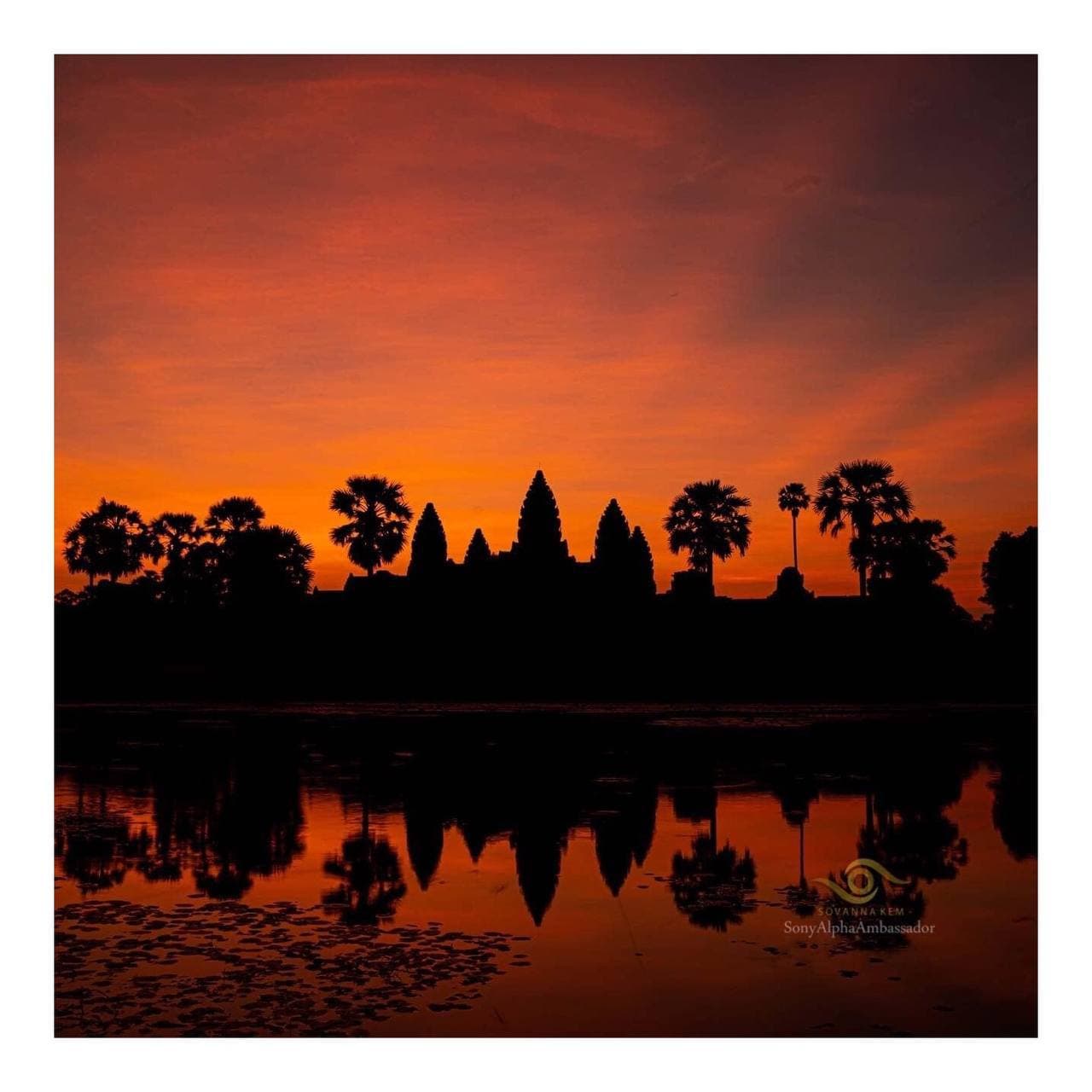 ថ្ងៃលិចនៅអង្គរ