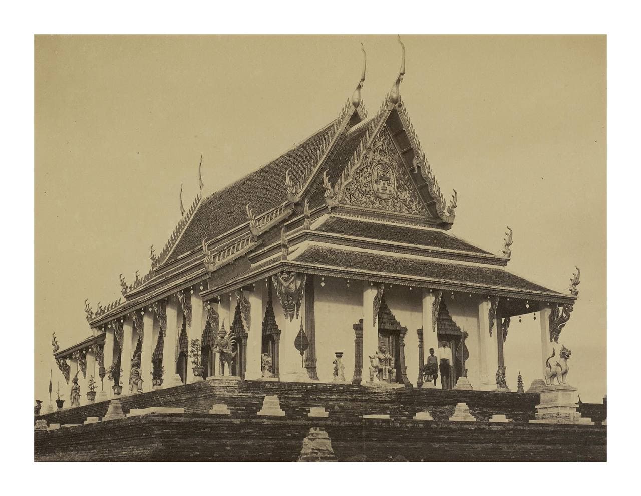 ភាពប្រណិតនៃស៊ុមទ្វារព្រះវិហារវត្តចតុទិស