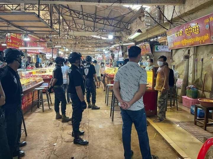 អាជ្ញាធរខេត្តរតនគិរី នឹងប្រើធម៌ក្តៅផាកពិន័យចំពោះ អាជីវករ ប្រជា ពលរដ្ឋ ដែលមិនគោរពគោលការណ៍មិនពាក់ម៉ាស និងនៅជួបជុំគ្នាច្រើន