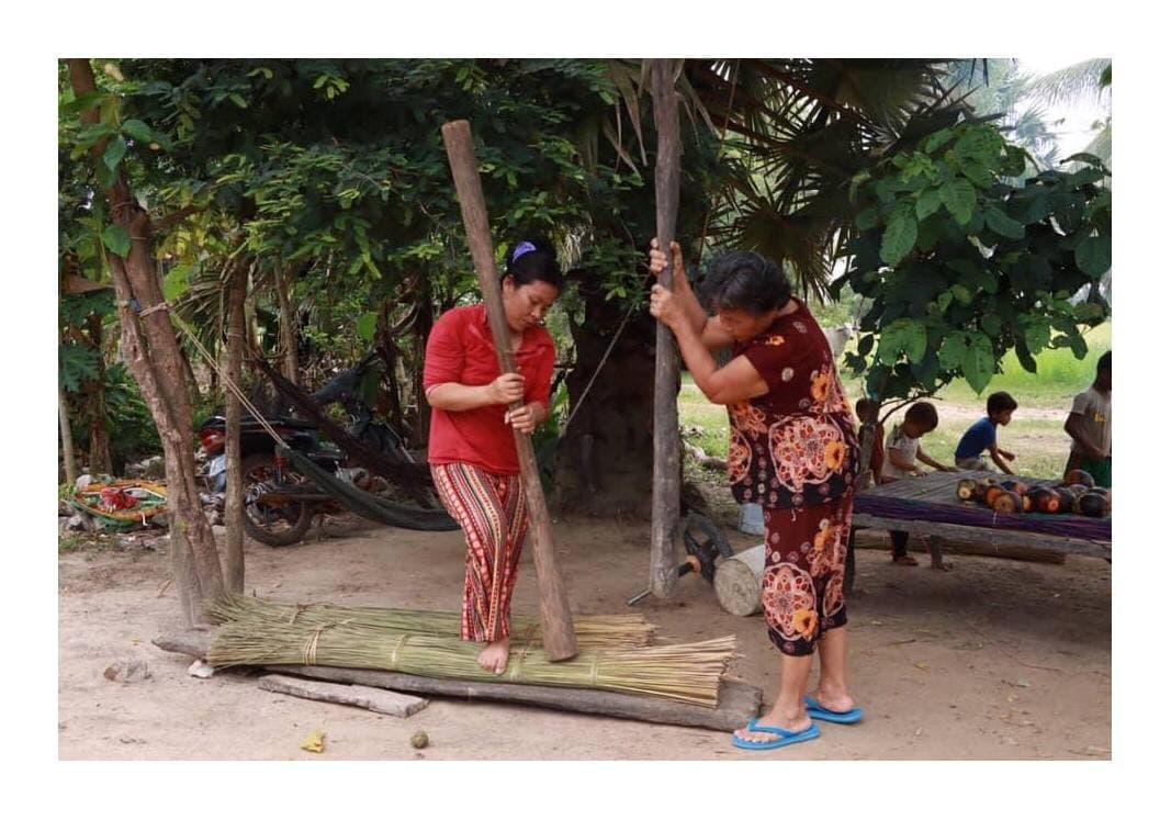 បុកចចូត និងជ្រលក់ល័ក្ខតាមរបៀបប្រពៃណីនៅសហគមន៍តំបន់ការពារទេសភាពបឹងអន្លង់ព្រីង