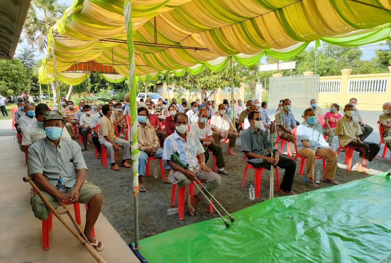 ឯកឧត្តម អ៊ុក រ៉ាប៊ុន ឧបត្ថម្ភអង្ករចំនួន១៨តោន ជូនរដ្ឋបាលស្រុកសាមគ្គីមានជ័យ