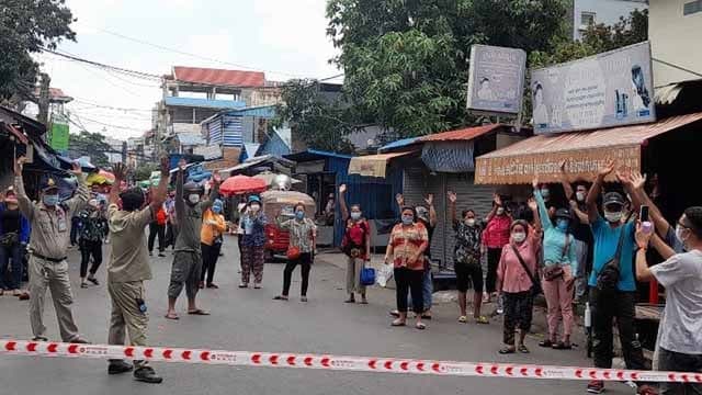 Update : ក្រុមគ្រូពេទ្យបានធ្វើតេស្តរកកូវីដ-១៩ អាជីវករផ្សារ ៧មករា ទាំងអស់លទ្ធផលគឺ អវិជ្ជមាន