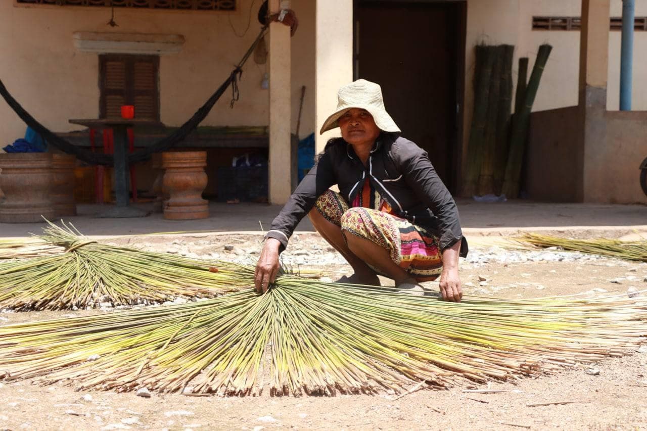 មុខរបរត្បាញកន្ទេលចចូតបានជួយរកប្រាក់ចំណូលបន្ថែមដល់ពលរដ្ឋរស់នៅសហគមន៍តំបន់ការពារធម្មជាតិអន្លង់ព្រីង