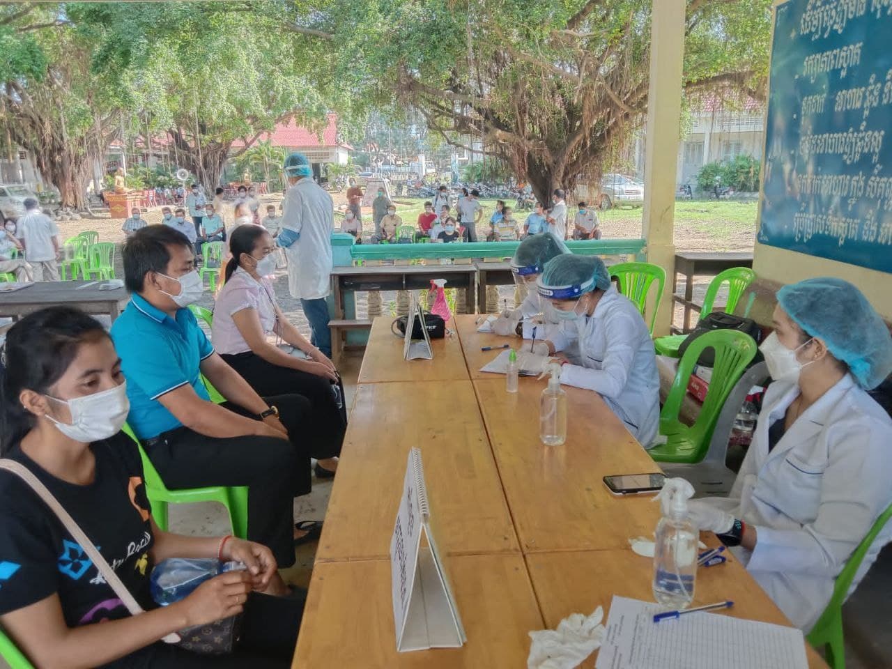 យុទ្ធនាការចាក់វ៉ាក់សាំងកូវីដ ១៩ ជូនប្រជាពលរដ្ឋ ទាំង៣ដូស នៅខេត្តកំពង់ចាម បានចំនួន១០ ក្រុង/ស្រុកហើយ