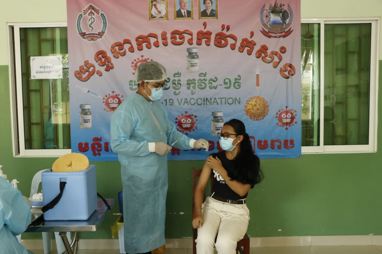 រដ្ឋបាលខេត្តសៀមរាប ចាប់ផ្តើមយុទ្ធនាការចាក់វ៉ាក់សាំងជូនកុមារ និងយុវវ័យចំនួន១២៨ពាន់៥៨១នាក់ ទូទាំងក្រុង ស្រុក ក្នុងខេត្ត​