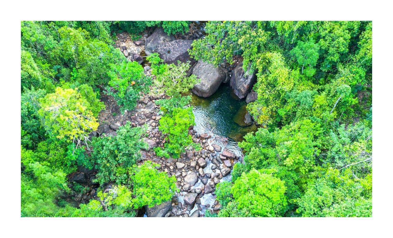 ទឹកធ្លាក់អន្លង់ខៀវ