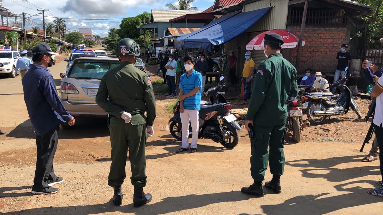 កម្លាំងសមត្ថកិច្ចចុះរឹតបន្តឹង និងអនុវត្តវិធានការក្តៅ ទៅលើជន​ល្មើស​បម្រាមគោចរក្នុងក្រុង ខណៈកំពុងបិទខ្ទប់ ដើម្បីការពារសុវត្ថិ​ភាពអាយុជីវិតប្រជាពលរដ្ឋ បញ្ជៀសពីការឆ្លងរាលដាលកាន់តែខ្លាំង​ក្នុងសហគមន៍ គ្រាដែលមេរោគបំប្លែងថ្មី បាននឹងកំពុងផ្ទុះឡើង​ក្រុង​ស្ទឹងត្រែង