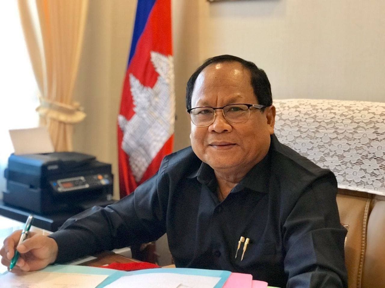 នាយឧត្តមសេនីយ៍ ខៀវ សុភ័គ៖ ក្រសួងមហាផ្ទៃ កំពុងស្រាវជ្រាវចាប់ខ្លួន ជនដែលបំភ្លៃព័ត៌មានថា «សម្តេចក្រឡាហោម ស ខេង ជួបជាមួយលោក សម រង្ស៉ី ដើម្បីបង្កើតរដ្ឋាភិបាលបណ្តោះអាសន្ន»