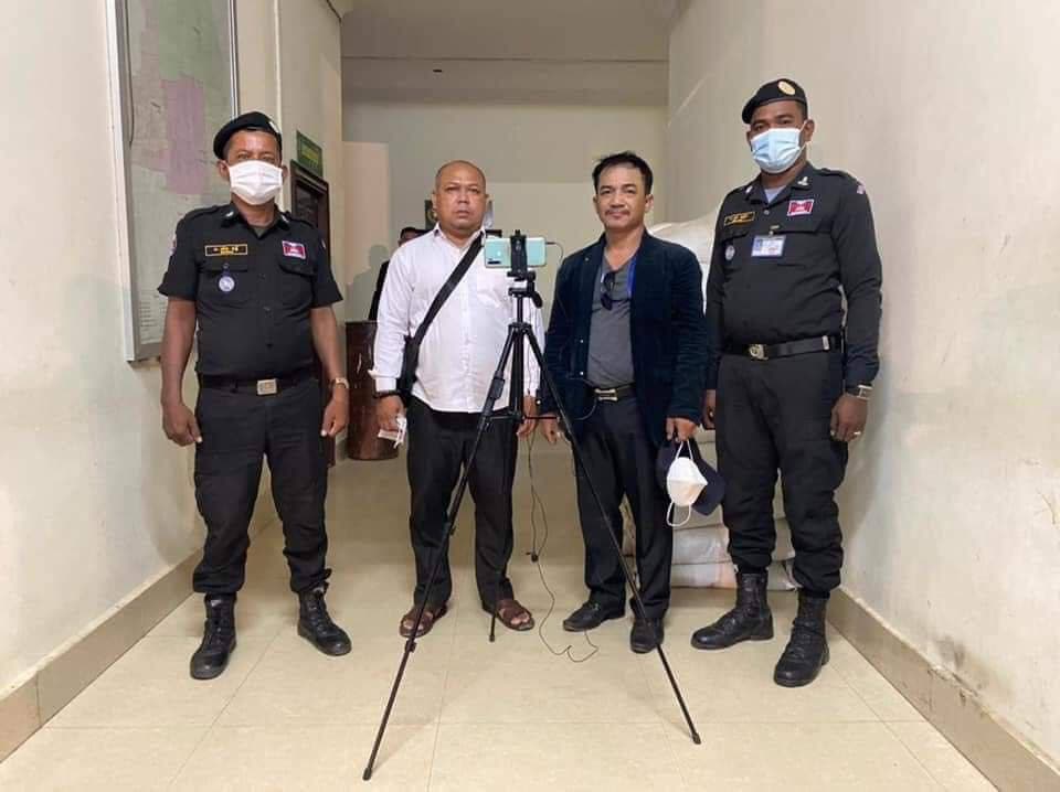 សមត្ថកិច្ចខណ្ឌសែនសុខ  ឃាត់ខ្លួនអ្នកសារព័ត៌មាន២នាក់ ដោយចោទថា Live ផ្សាយព័ត៌មានបំពានសិទ្ធិបុគ្គល