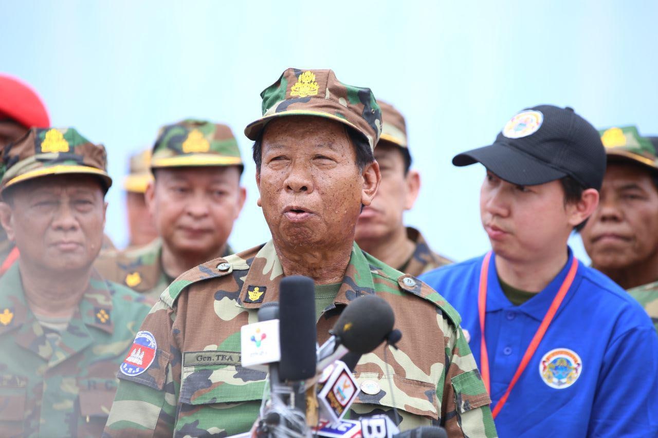 សម្តេចពិជ័យសេនា ទៀ បាញ់៖កងយោធពលខេមរភូមិន្ទត្រៀមរួចរាល់អស់ហើយ ដើម្បីជួយសង្គ្រោះប្រជាពលរដ្ឋនៅក្នុងគ្រោះទឹកជំនន់