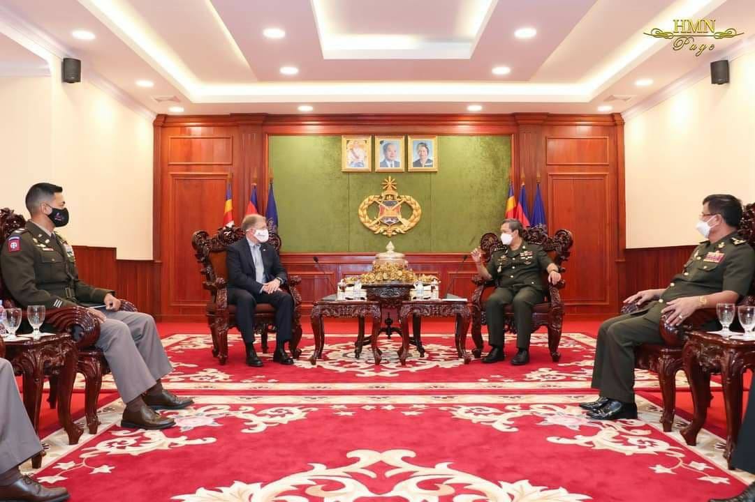ទូតអាមេរិកកោតសរសើរចំពោះគោលនយោបាយដ៏ត្រឹមត្រូវរបស់រាជរដ្ឋាភិបាលកម្ពុជាក្នុងការអនុវត្តយុទ្ធនាការជាតិចាក់វ៉ាក់សាំងកូវីដ-១៩