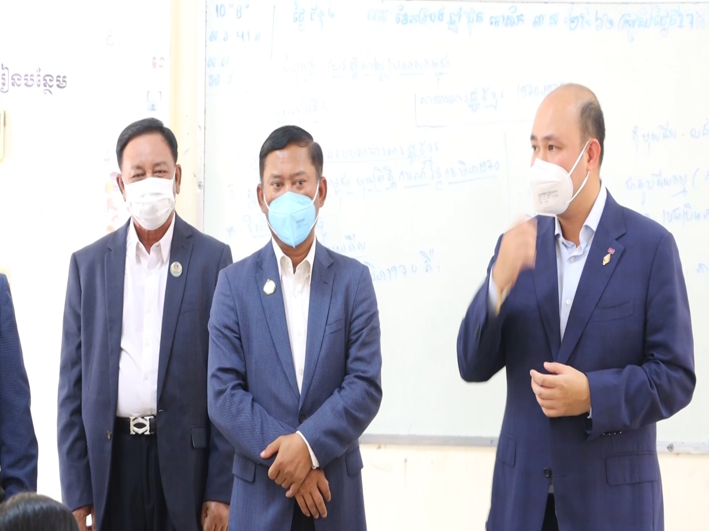 គណៈកម្មការទី៧ នៃរដ្ឋសភា ចុះពិនិត្យស្ថានភាព នៃការបង្រៀន និងរៀនតាមបណ្តុំ នៅតាមគ្រឹស្ថានសិក្សាសាធារណៈ និងឯកជន ក្នុងខេត្តកំពង់ស្ពឺ