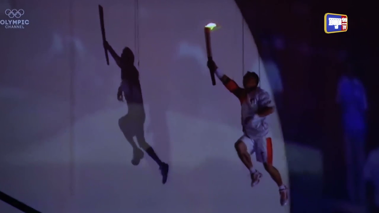 ព្រះមហាក្សត្រខ្មែរយាងដឹកនាំព្រះរាជពិធីសុំភ្លើងអាទិទេពនៅប្រាសាទអង្គរវត្ត (Video Inside)