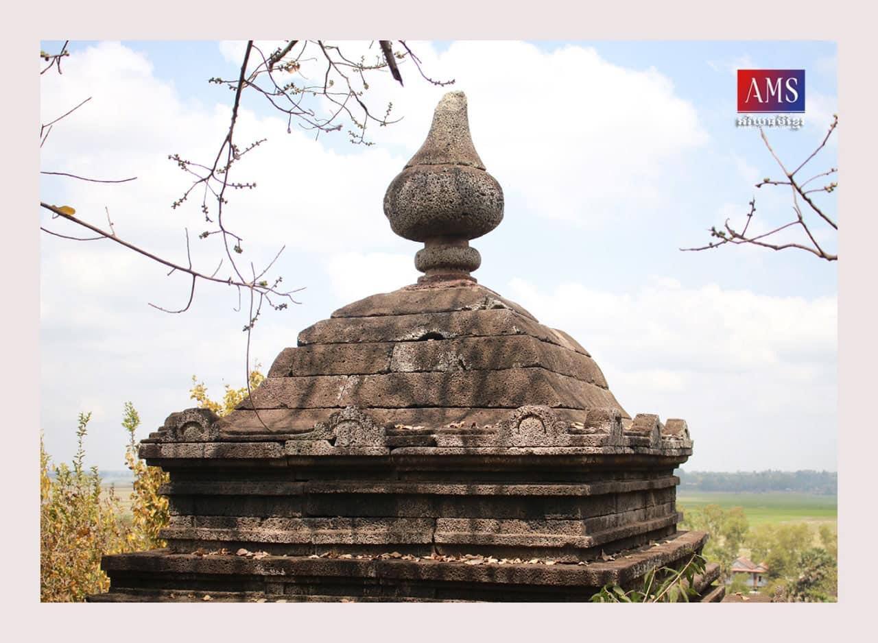 ចម្លាក់គូឌុក្នុងសិល្បៈខ្មែរ សំរាប់លម្អនៅលើធ្នឹមក្បាលជញ្ជាំង ឬតាមថ្នាក់ដំបូលនៃប្រាសាទ