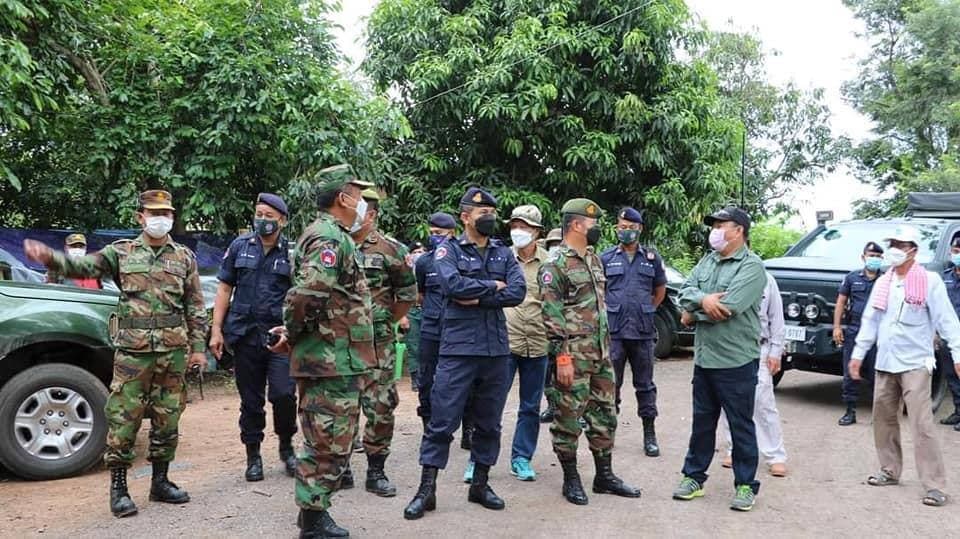 មេបញ្ជាការរង នាយសេនាធិការយោធភូមិភាគទី៥ អញ្ជើញចុះត្រួតពិនិត្យស្ថានភាពជំនន់ទឹកភ្លៀងនៅក្រុងប៉ោយប៉ែត