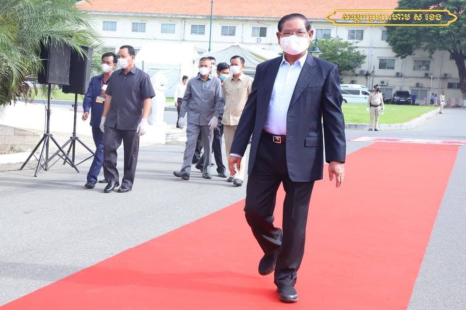 សម្ដេចក្រឡាហោម ស ខេង មកដល់កម្ពុជាប្រកបដោយសុវត្ថិភាព ក្រោយពីទទួលការវះកាត់ ដោយជោគជ័យ ពីវេជ្ជបណ្ឌិតបារាំង