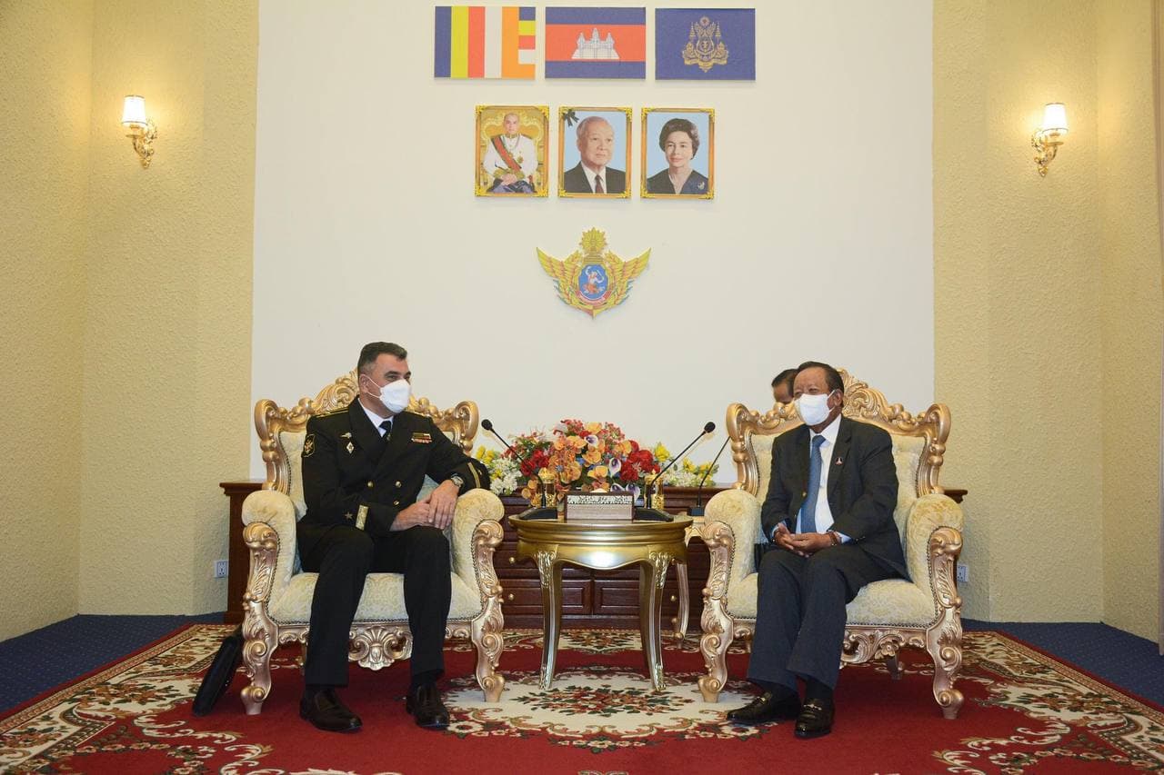 សម្តេចពិជ័យសេនា ទៀ បាញ់ និងអគ្គមេបញ្ជាការ ជួបជាមួយអនុព័ន្ធយោធារុស្សីពង្រឹងលើវិស័យយោធា