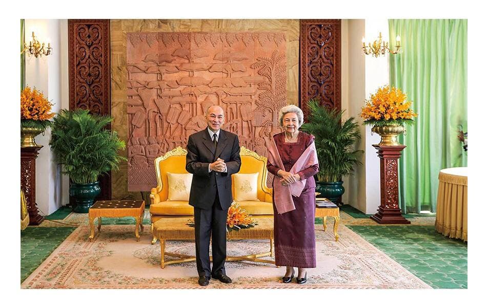 ព្រះមហាក្សត្រ និងសម្តេចម៉ែ ផ្ញើព្រះរាជសារអបអរសាទរសម្តេចតេជោ ទទួលបានមេដាយមាសសន្តិភាពពិភពលោក “World Summit Pease”