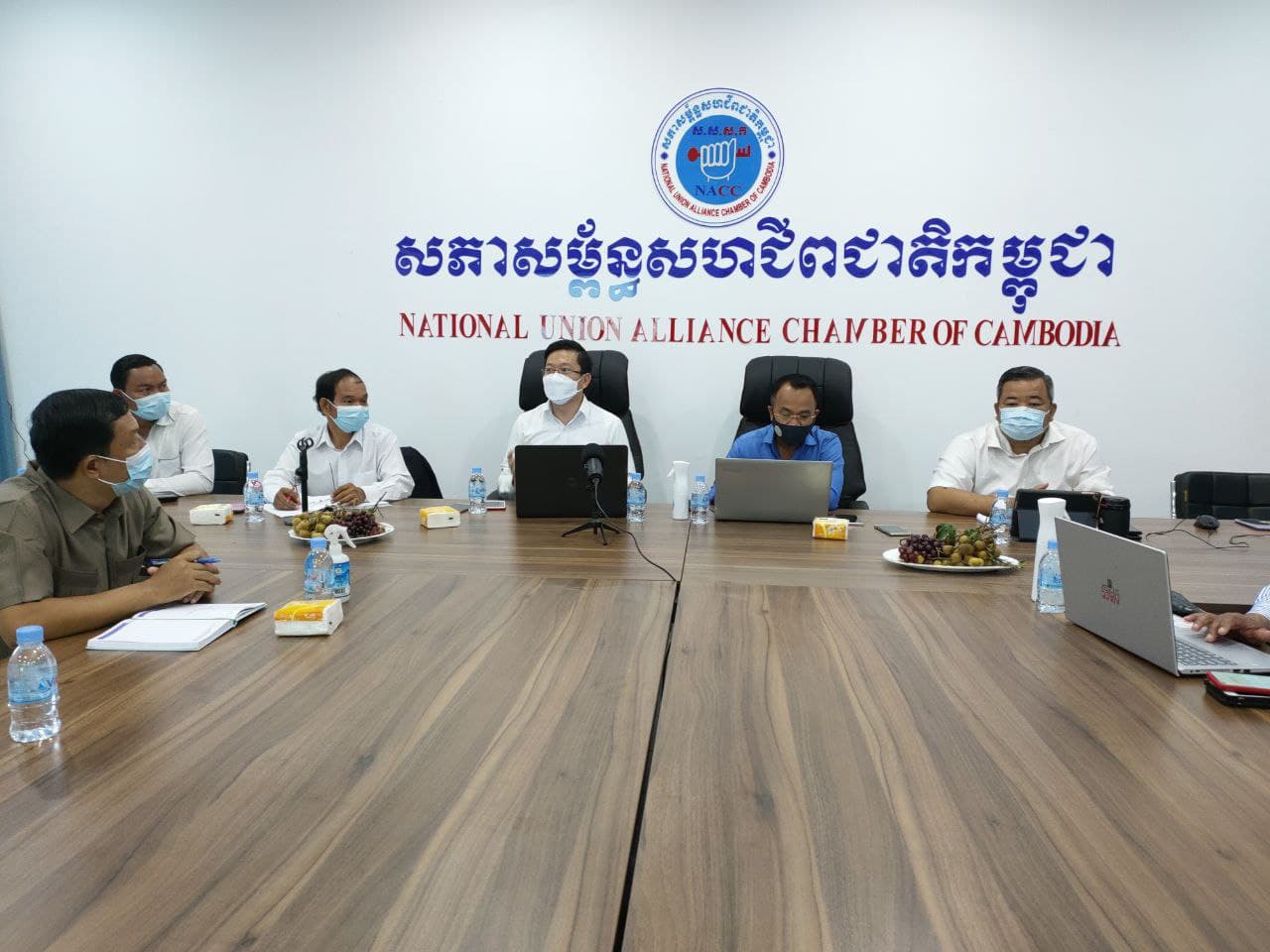 ប្រភព Covid-19មិនត្រូវយកមកធ្វើជាលេស នយោបាយនោះទេ