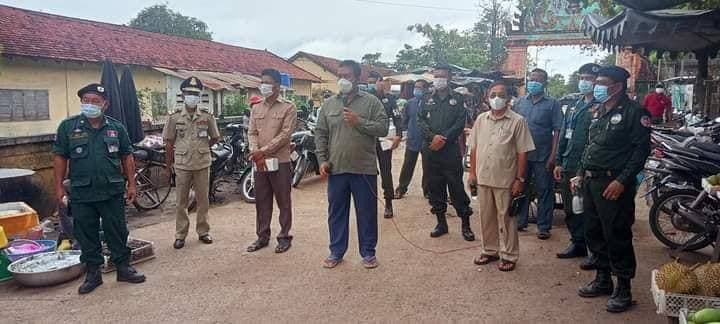 អាជ្ញាធរស្រុកកោះអណ្តែត ចុះផ្សព្វផ្សាយអនុសាសន៍ ដ៏ខ្ពង់ខ្ពស់របស់សម្តេច តេជោ ៣កុំ ៣ការពារ និងវិធានការរបស់ក្រសួងសុខាភិខាភិបាល ដល់អាជីកលក់ដូរក្នុងផ្សារកោះអណ្តែត