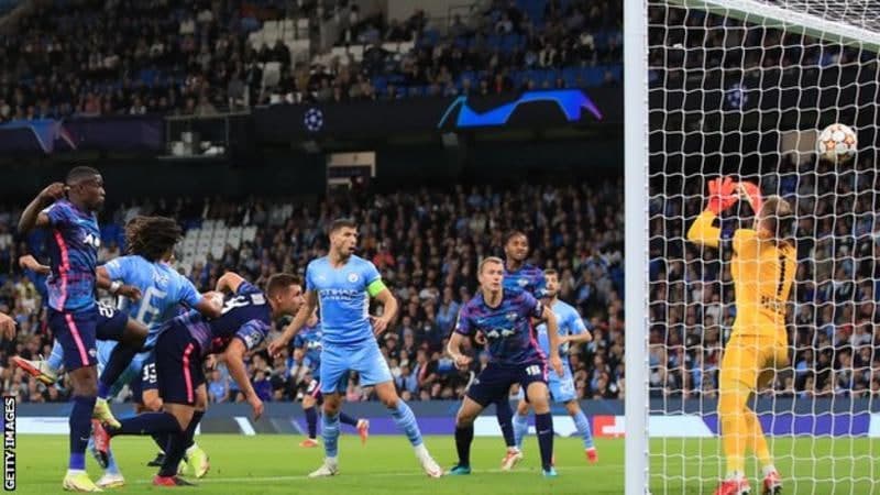 Nathan Ake រកគ្រាប់បាល់ដំបូងឲ្យ Man City ស្របពេលដែលឪពុកបានស្លាប់