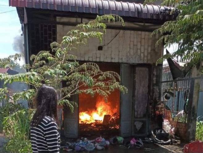 ផ្ទុះកំប៉ុងហ្គាសឆេះផ្ទះប្រជាពលរដ្ឋមួយកន្លែង បណ្តាលឱ្យខូចខាត អស់ទាំងស្រុង