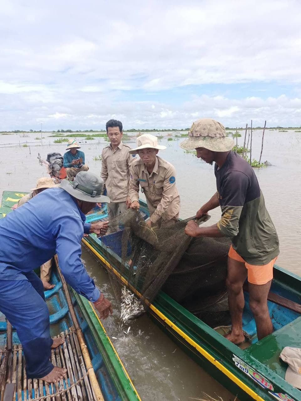 ប្រធាន មន្ទីរ កសិកម្ម ខេត្ត កំពង់ធំ ជម្រុញឲ្យ ផ្នែក សង្កាត់ រដ្ឋបាល ជលផល សហការ ជាមួយកងកម្លាំង បង្រ្កាប បទល្មើស នេសាទ ក្នុង រដូវ បិទ