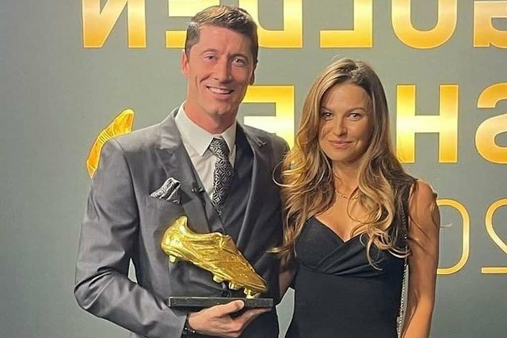 Robert Lewandowski ទទួលបានស្បែកជើងមាសបន្ទាប់ពីរកគ្រាប់បាល់បានច្រើនជាងគេ នៅលីគអឺរ៉ុប