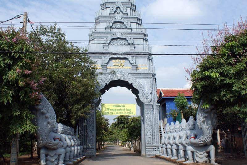 រដ្ឋបាលរាជធានីភ្នំពេញ សម្រេចបិទខ្ទប់វត្តមុនីសុវណ្ណ ហៅវត្តចំពុះក្អែក ស្ថិតនៅភូមិចំពុះក្អែក សង្កាត់ព្រែកថ្មី ខណ្ឌច្បារអំពៅចាប់ពីថ្ងៃទី២៣ កញ្ញា-៦ តុលា ដោយសារមានការឆ្លងរាលដាលជំងឺកូវី១៩