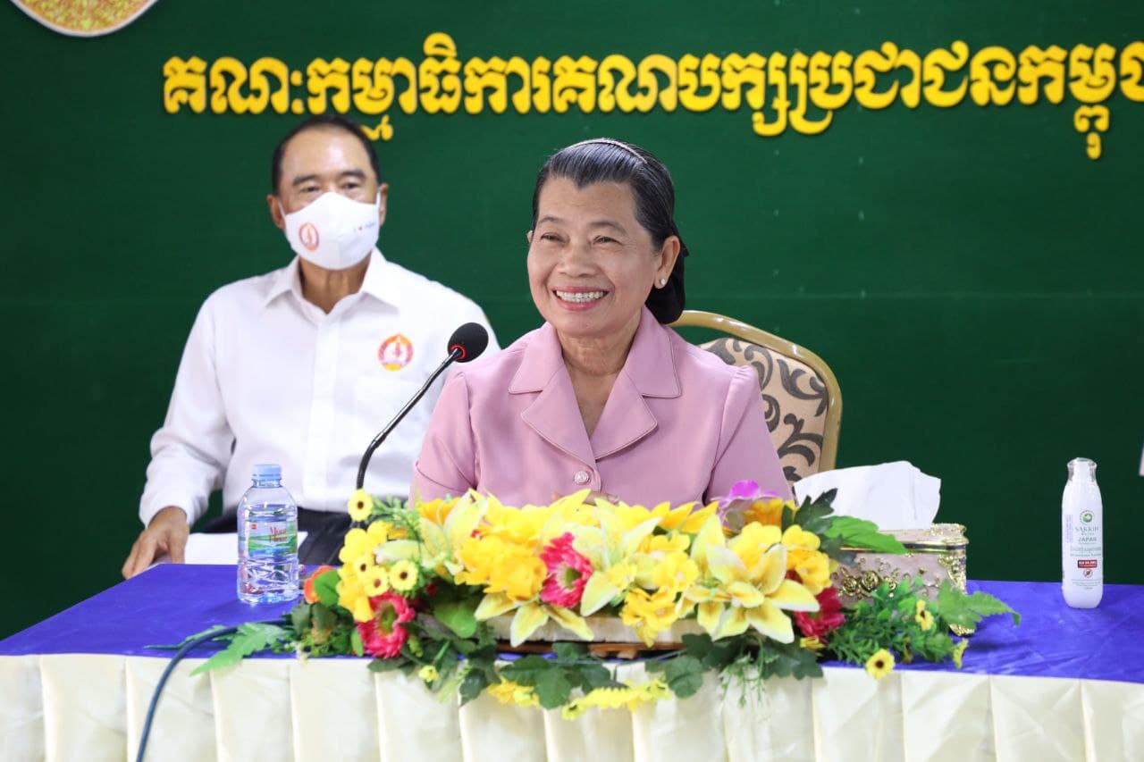 លោកជំទាវកិត្តិសង្គហបណ្ឌិត ម៉ែន សំអន ៖ ស្នើឲ្យថ្នាក់ដឹកនាំក្រុងបាវិត ត្រូវបន្តតាមដាន និងផ្សព្វផ្សាយនូវអនុសាសន៍ថ្មីៗ របស់សម្តេចតេជោ ដើម្បីចូលរួមប្រយុទ្ធប្រឆាំងជំងឺកូវីដ១៩ ក្នុងរដូវកាន់បិណ្ឌ និងភ្ជុំបិណ្ឌ