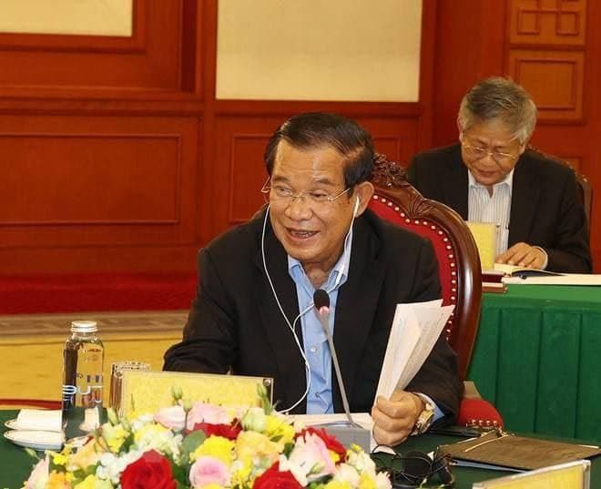 សម្តេចតេជោ ហ៊ុន សែន ផ្ញើលិខិតជូននាយករដ្ឋមន្រ្តីឡាវ អំពីការផ្តល់អំណោយជូនរដ្ឋាភិបាលឡាវនូវវ៉ាក់សាំងកូវីដ១៩ចំនួន២០ម៉ឺនដូស