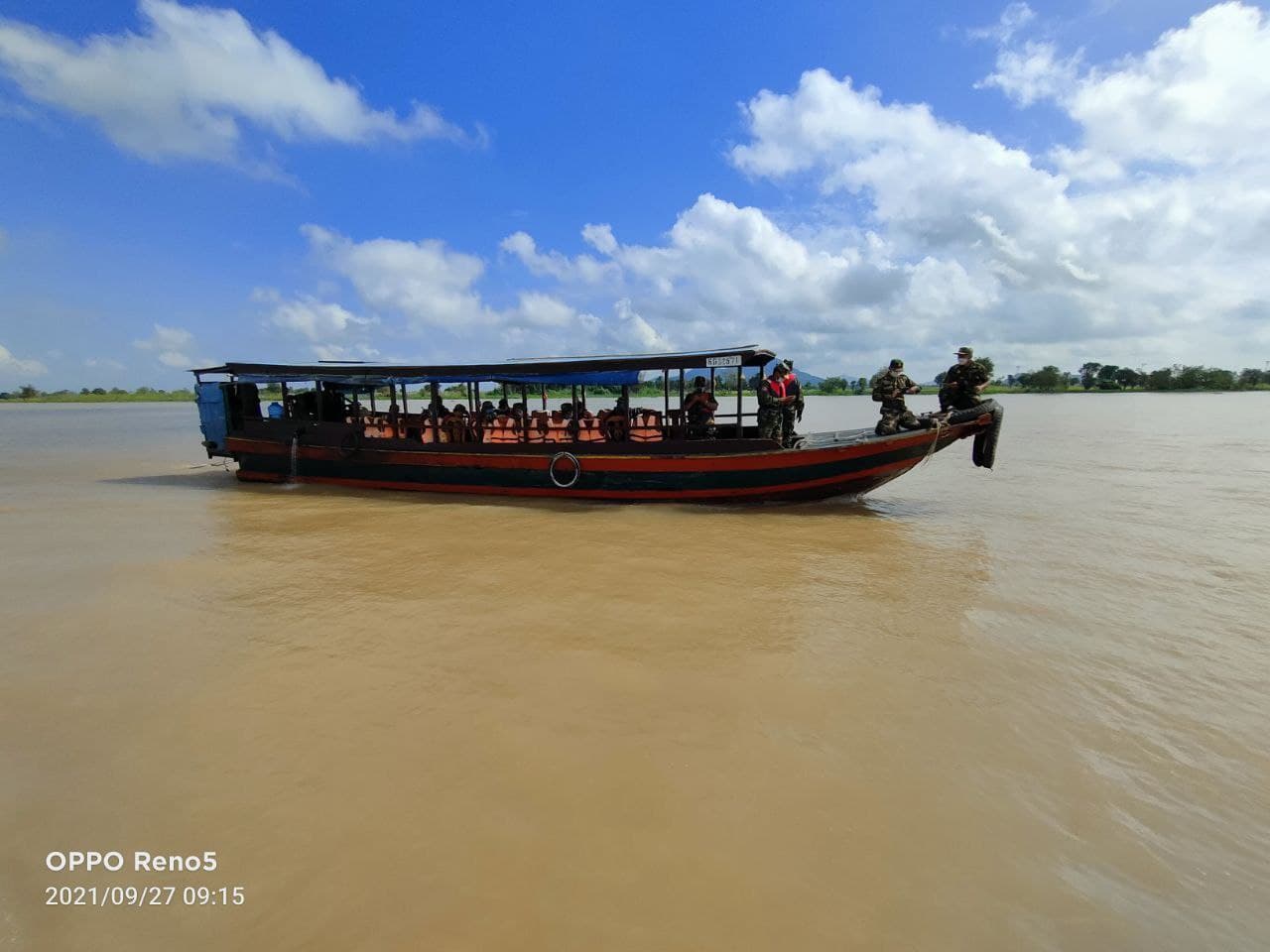 តំបន់ប្រតិបត្តិការសឹករងកំពង់ឆ្នាំង ត្រួតពិនិត្យកម្លាំង មធ្យោបាយ និងឧបករណ៍ សម្ភារៈ ដើម្បីត្រៀមធ្វើការសង្គ្រោះបន្ទាន់ពេលដែលមានគ្រោះមហន្តរាយដោយសារទឹកជំនន់