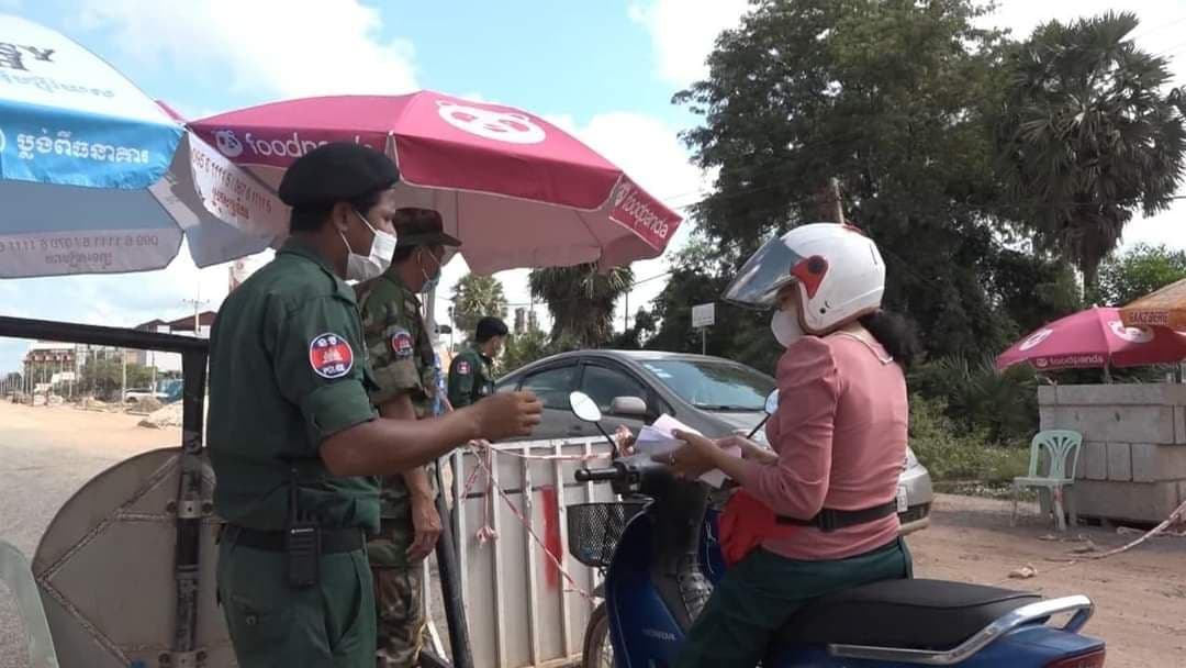 អាជ្ញាធរខេត្តសៀមរាប បន្ថែមការអនុវត្តវិធានការច្បាប់តឹងរ៉ឹងនៅតំបន់ ហានិភ័យខ្ពស់ក្នុងក្រុង ដើម្បីអាចឈានទៅរកការដកភូមិមួយចំនួន ទៀតចេញពីតំបន់ក្រហម
