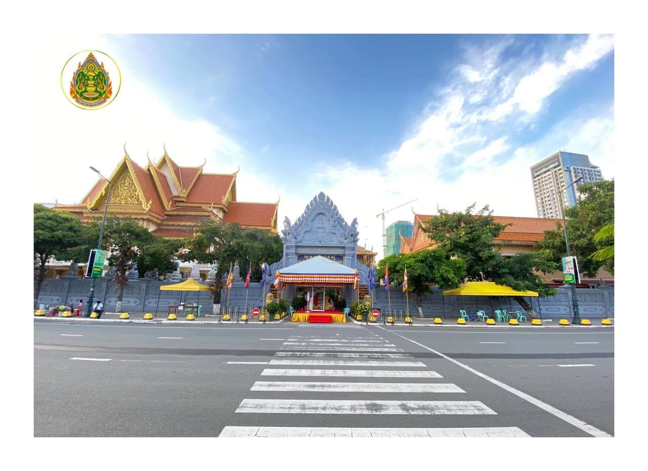 វត្តលង្កាព្រះកុសុមារាម បានរៀបចំទីតាំងសុវត្ថិភាពសម្រាប់ពុទ្ធបរិស័ទមកប្រគេនចង្ហាន់ និងទេយ្យទានក្នុងរដូវកាលបុណ្យកាន់បិណ្ឌនេះ ត្រឹមក្នុងមហារោង ក្លោងទ្វារវត្ត ដើម្បីចូលរួមចំណែកជាមួយរាជរដ្ឋាភិបាលកម្ពុជា ក្នុងការទប់ស្កាត់ការរីករាលដាលនៃជម្ងឺកូវីដ១៩