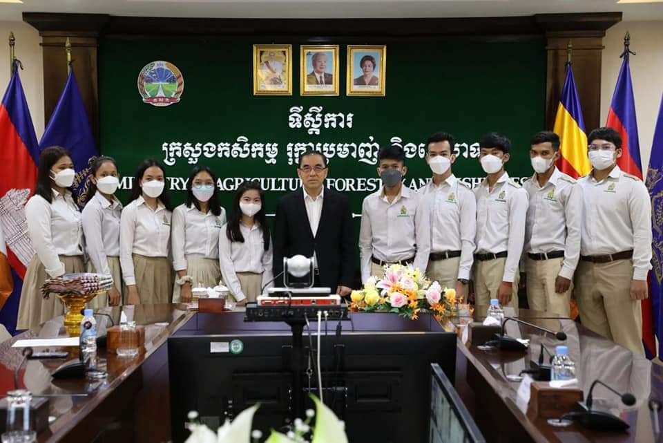 និស្សិតវិទ្យាស្ថានជាតិកសិកម្មព្រែកលៀបចំនួន២០០នាក់ នឹងចេញដំណើរទៅហាត់ការកសិកម្មរយ:ពេល១១ខែសម្រាប់ឆ្នាំសិក្សា២០២១-២០២២ នៅប្រទេសអ៊ីស្រាអែល (Video Inside)