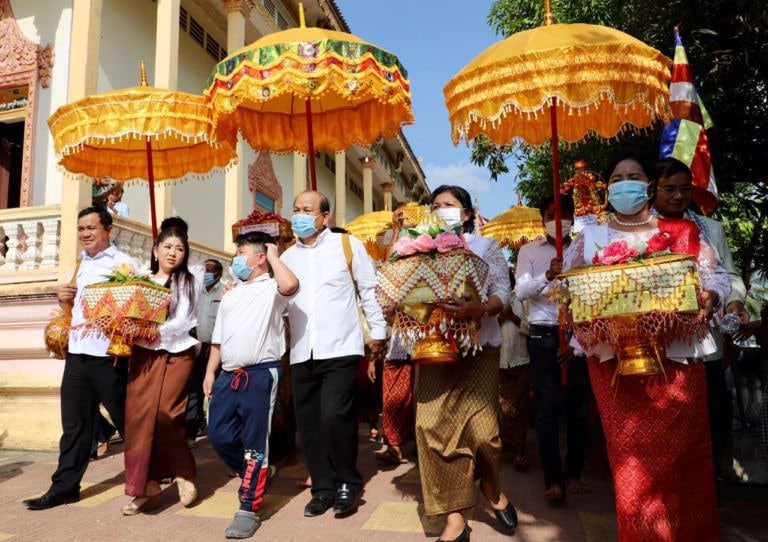 ក្រសួងធម្មការនិងសាសនា៖ ពិធីបុណ្យកឋិនទាន ឆ្នាំនេះធ្វើបាន ដោយគ្រាន់តែវេប្រគេនត្រៃចីវរ ជាកិច្ចសម្រេចបុណ្យ​​ សំរាប់ការដង្ហែរតាមផ្លូវ​ ឬជុំវិញព្រះវិហា ត្រូវបានហាមប្រាម