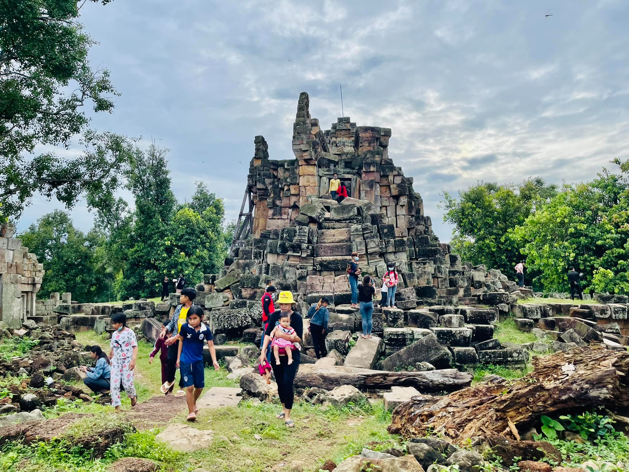 ចំនួនភ្ញៀវទេសចរណ៍ក្នុងខេត្តបាត់ដំបង មានការថយចុះជិត៧២%ក្នុងរយៈពេល០៣ថ្ងៃ នៃឱកាសដើរកំសាន្តក្នុងថ្ងៃបុណ្យភ្ជុំបិណ្ឌ ឆ្នាំ២០២១នេះ