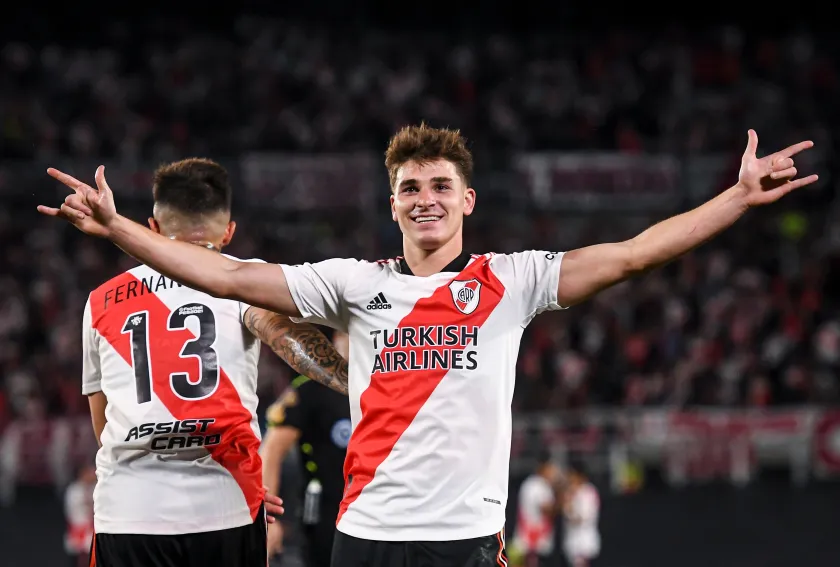 Aston Villa និង AC Milan បង្ហាញការចាប់អារម្មណ៍ចង់បាន​ខ្សែប្រយុទ្ធម្នាក់របស់ River Plate