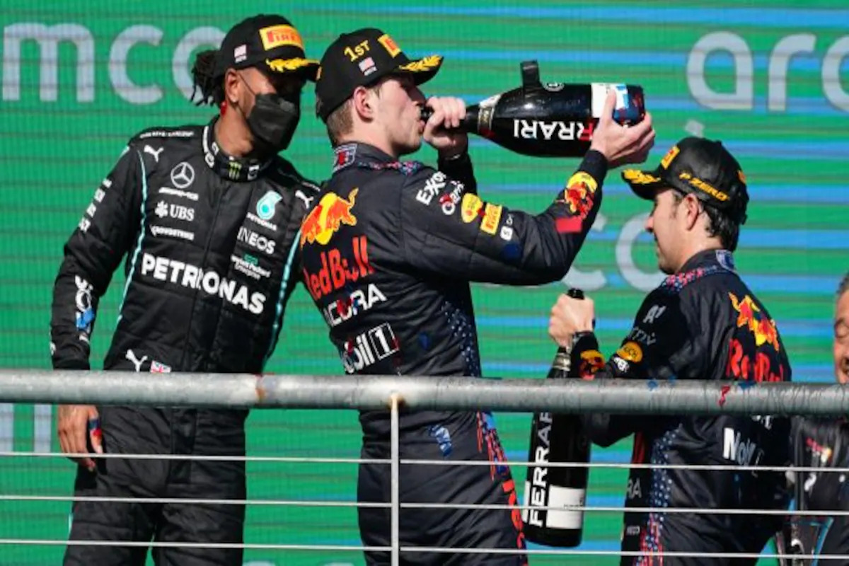 អ្នកប្រណាំងរថយន្ត Max Verstappen យកឈ្នះ Hamiltonក្លាយជាជើងឯក US Grand Prix 2021