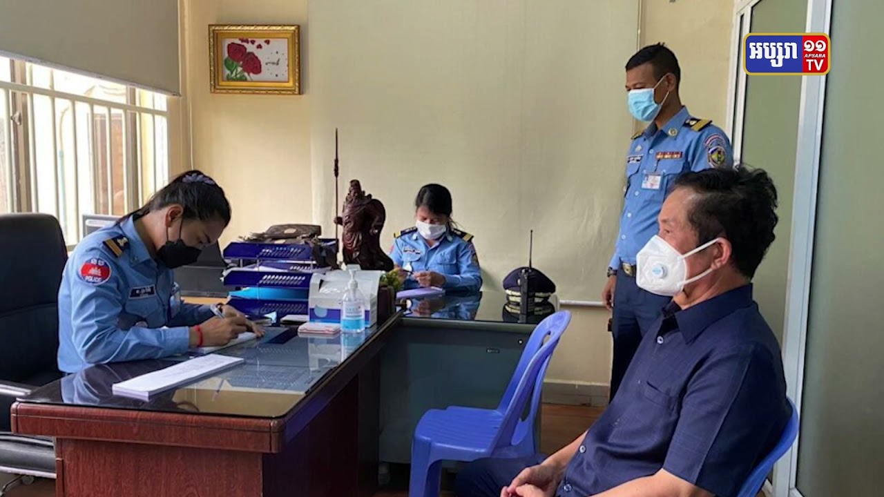 អភិបាលរាជធានី និងស្នងការនគរបាលភ្នំពេញ ចូលបង់ប្រាក់ពិន័យដោយសារជិះម៉ូតូអត់ពាក់មួកសុវត្ថិភាព (Video Inside)